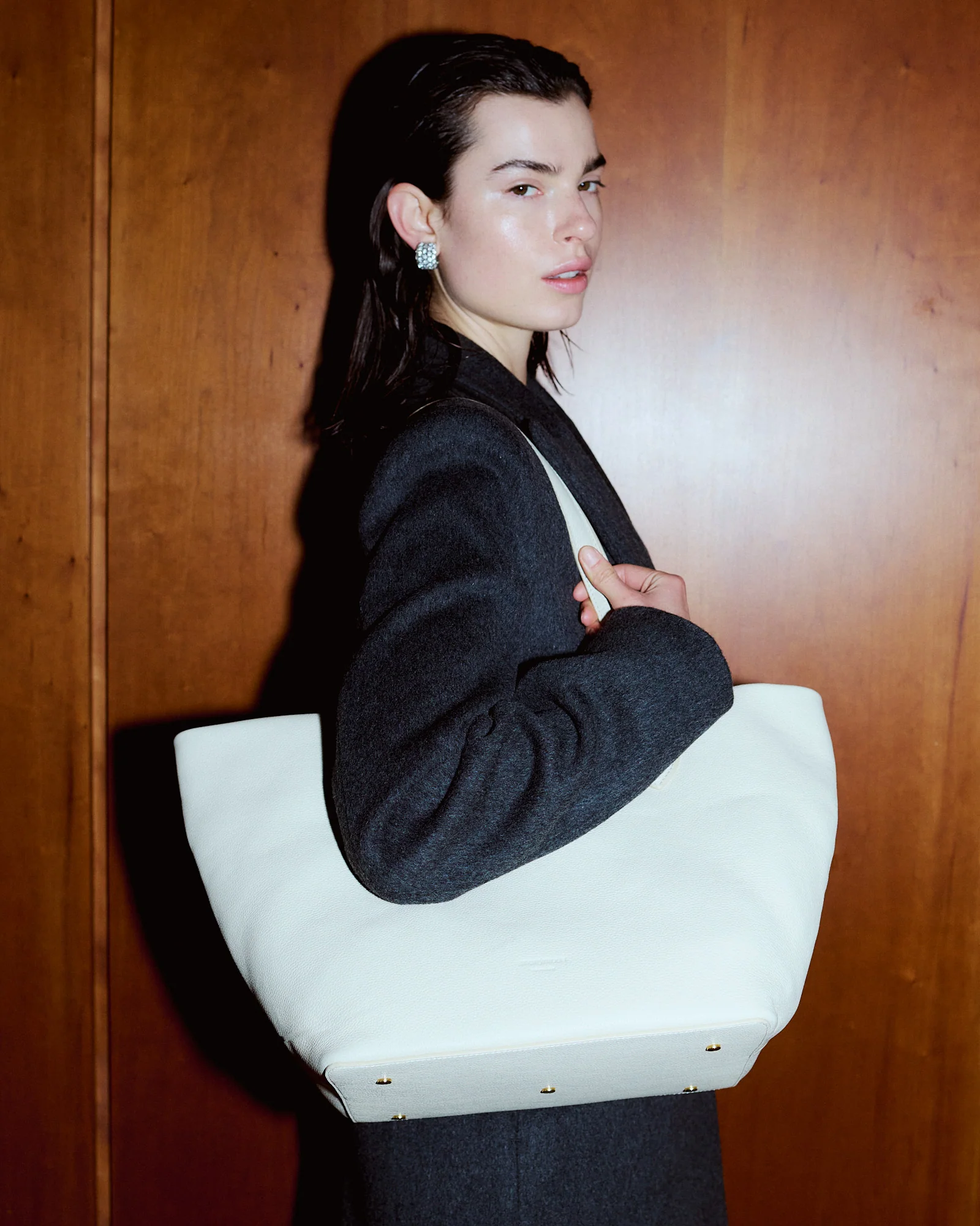 Arya carryall bag Pebbled soft calf White sand - Image 3