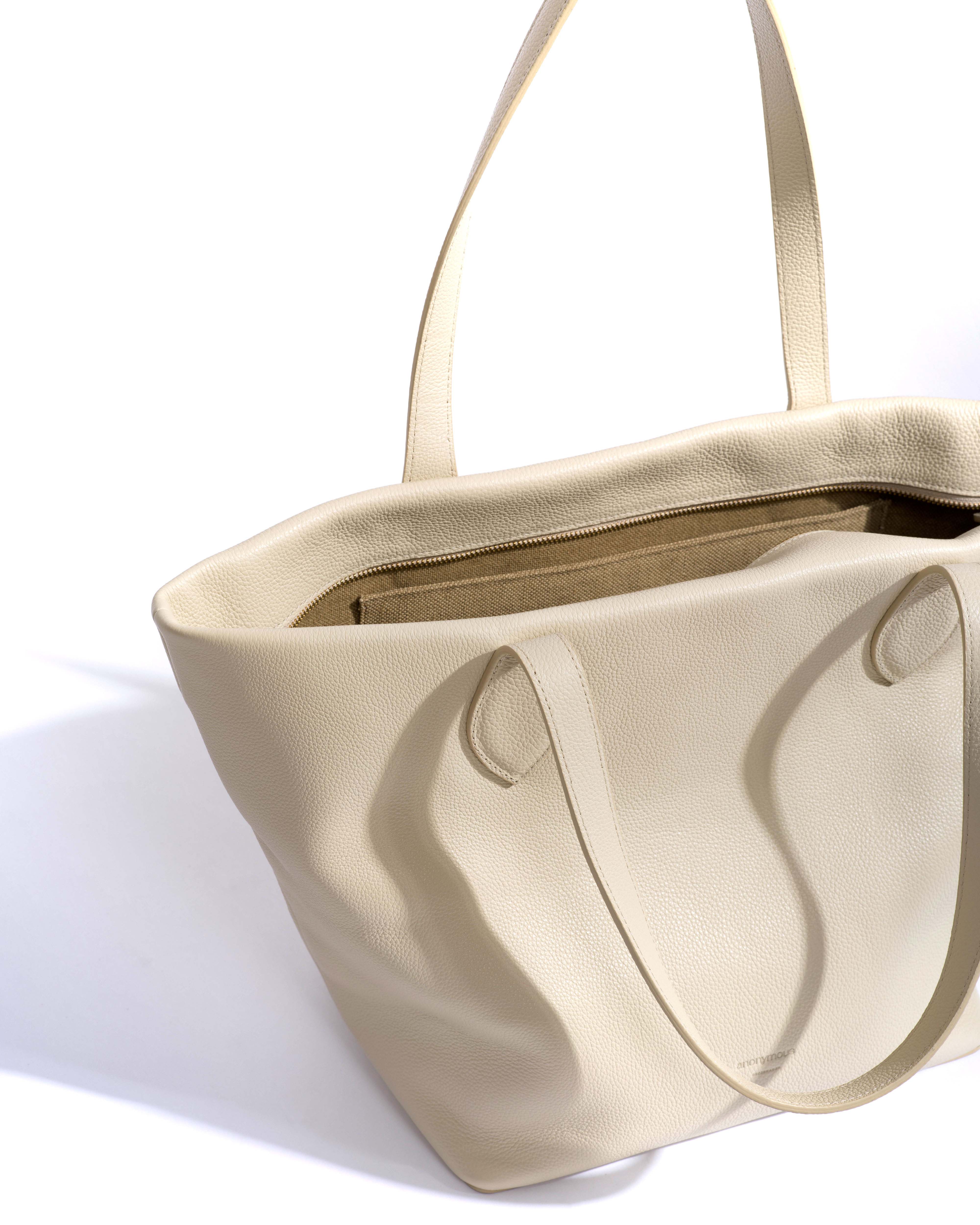 Arya carryall bag Pebbled soft calf White sand - Image 5