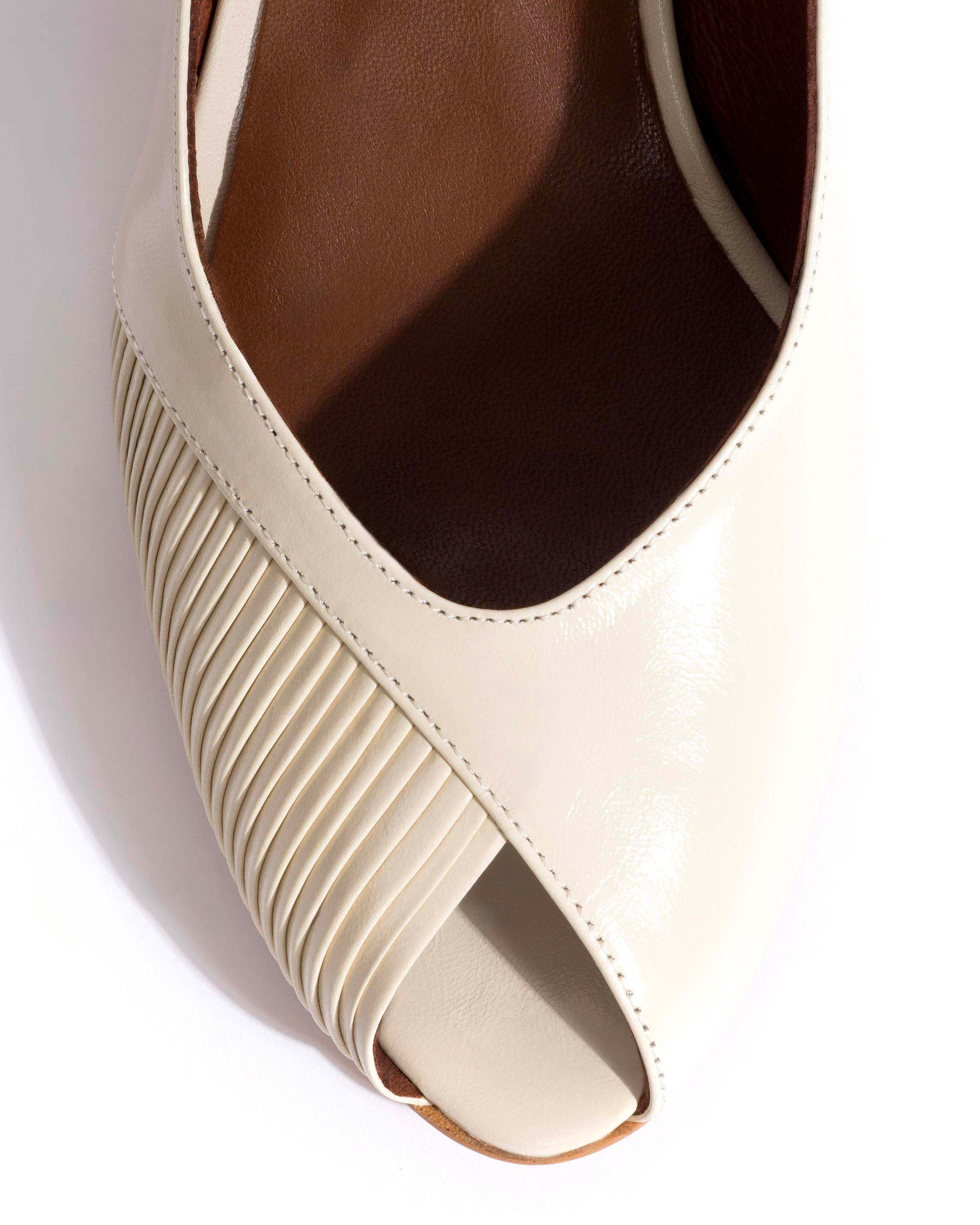 Cassandra 50 stiletto Crinkled polished goat White sand - Image 5