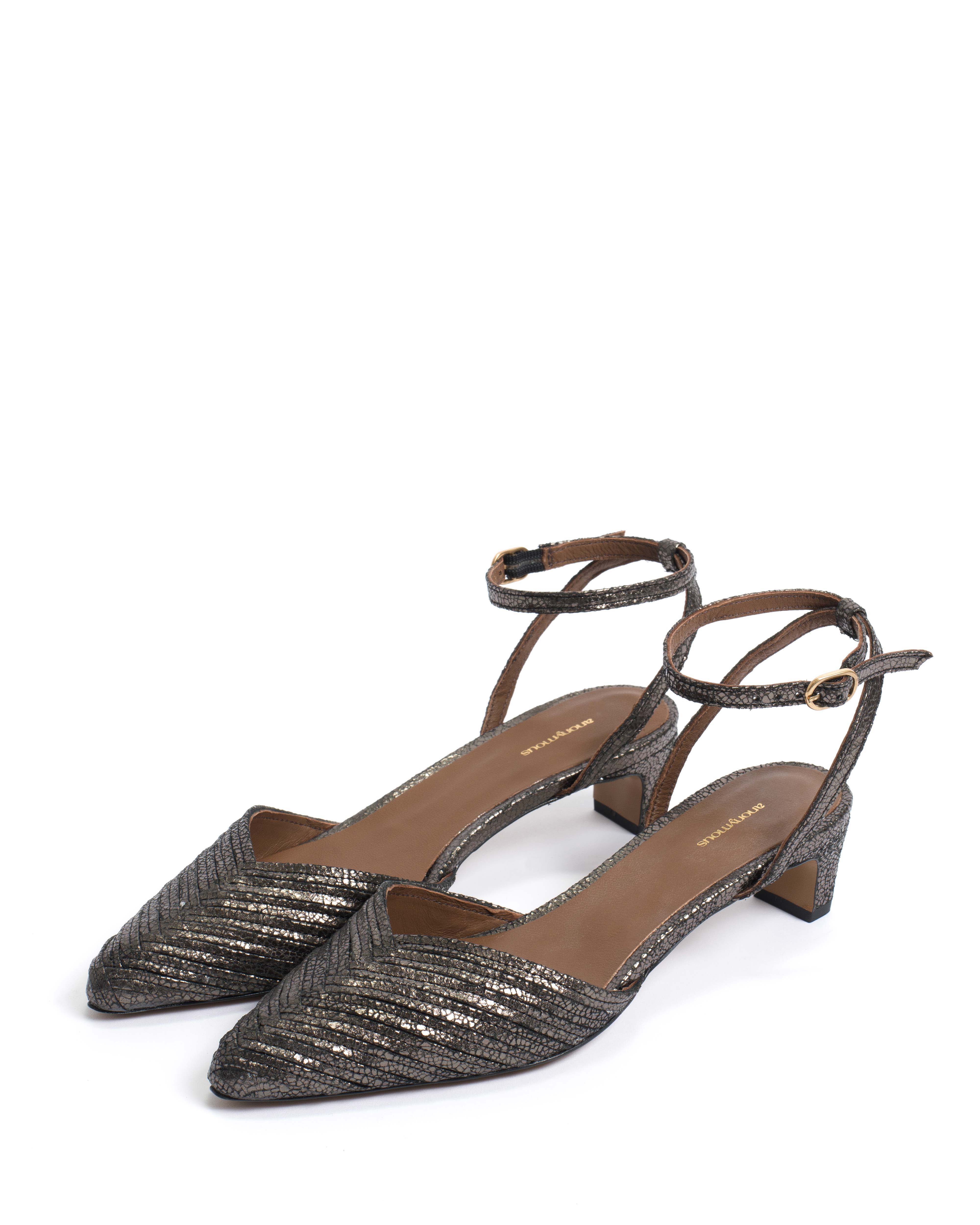 Givia 40 Crackled metallic goat Platinum - Image 2