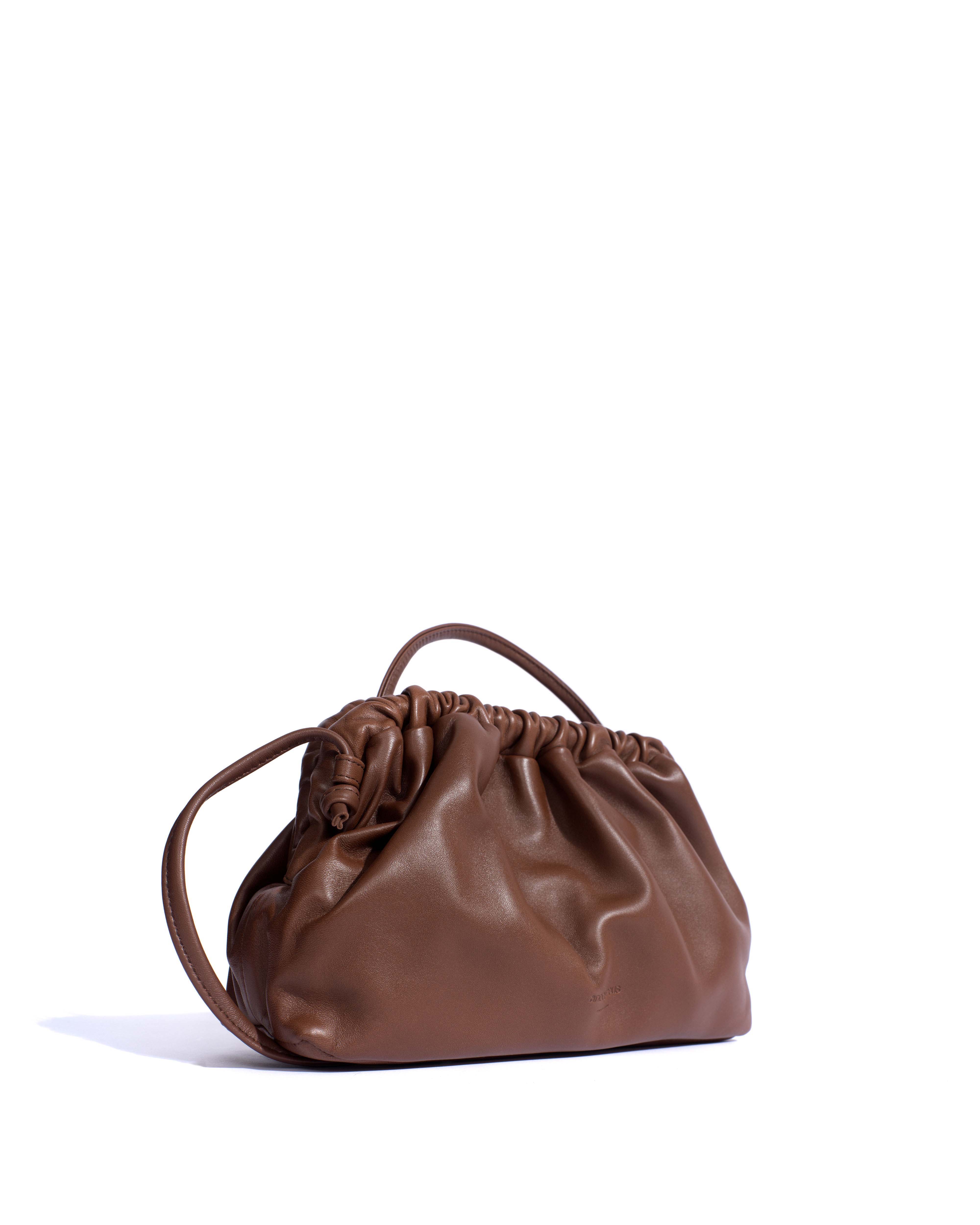 Hally classic cloud bag Shiny lamb Chocolate - Image 2