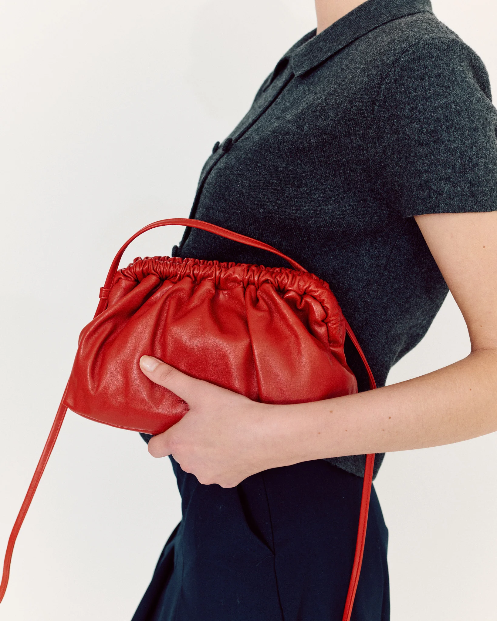 Hally classic cloud bag Shiny lamb Ruby red - Image 3
