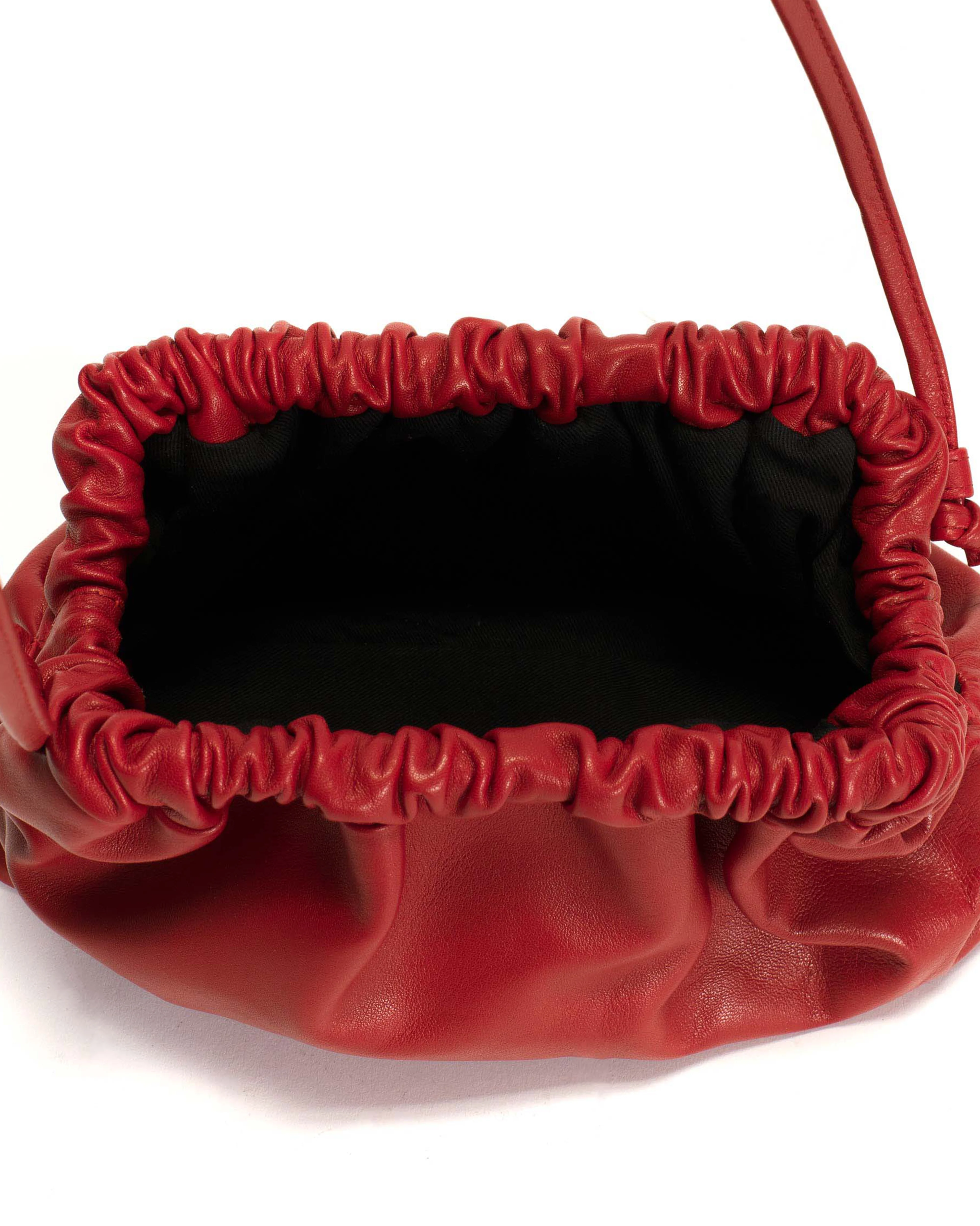 Hally petite cloud bag Shiny lamb Ruby red - Image 4