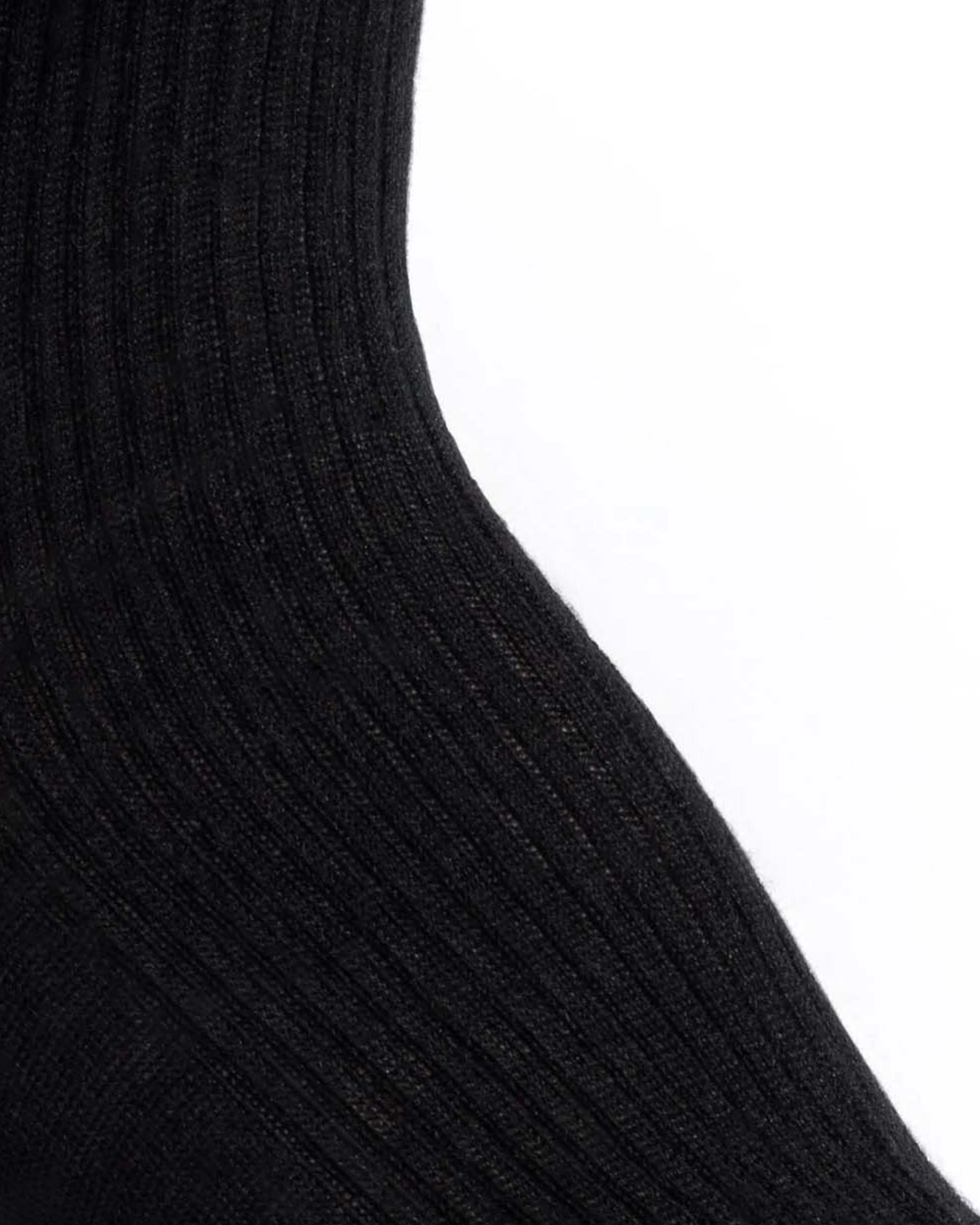 Ines silk cashmere socks 30% silk 70% cashmere Black - Image 5