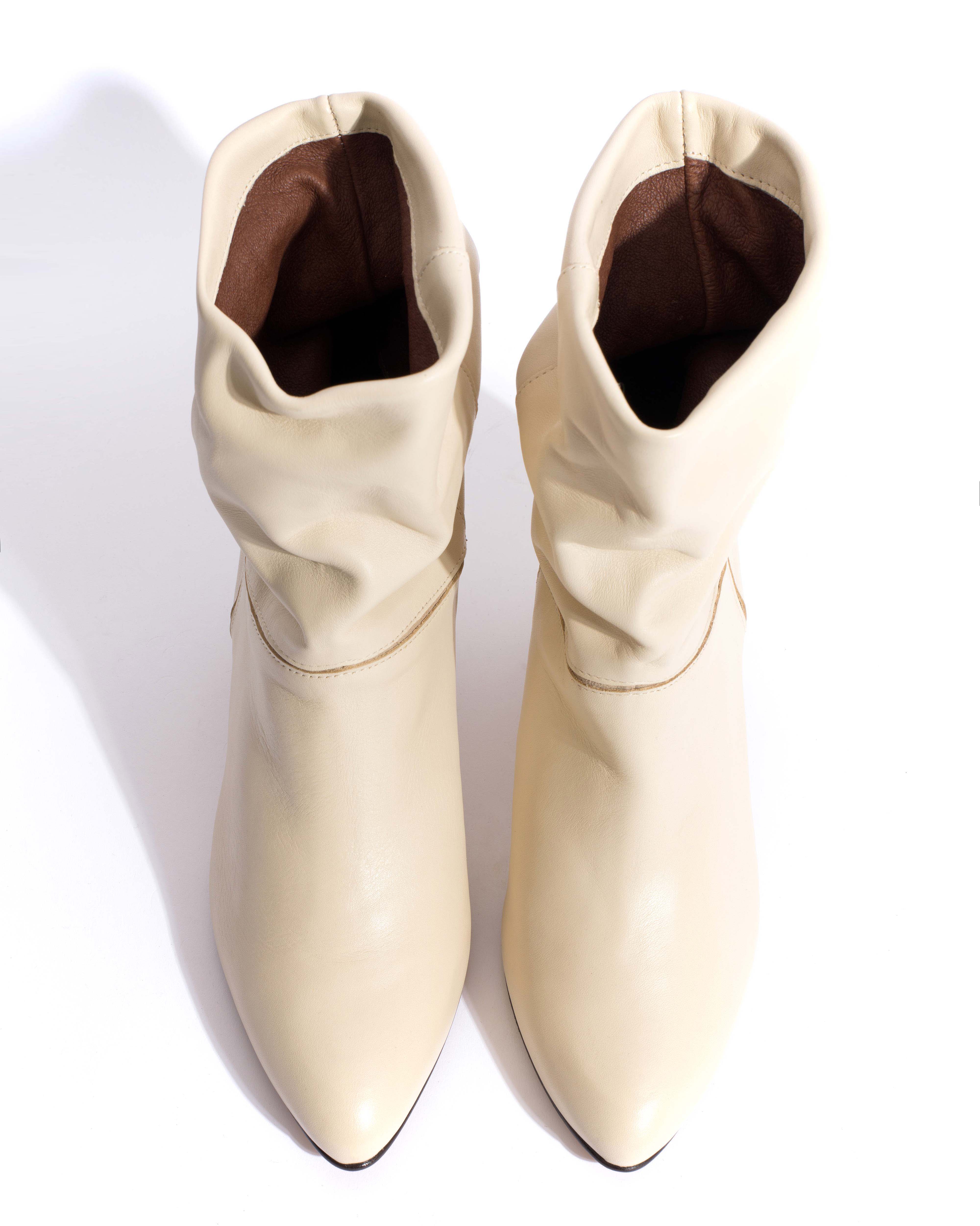 Jassi 50 stiletto Soft calf & suede leather White sand - Image 5
