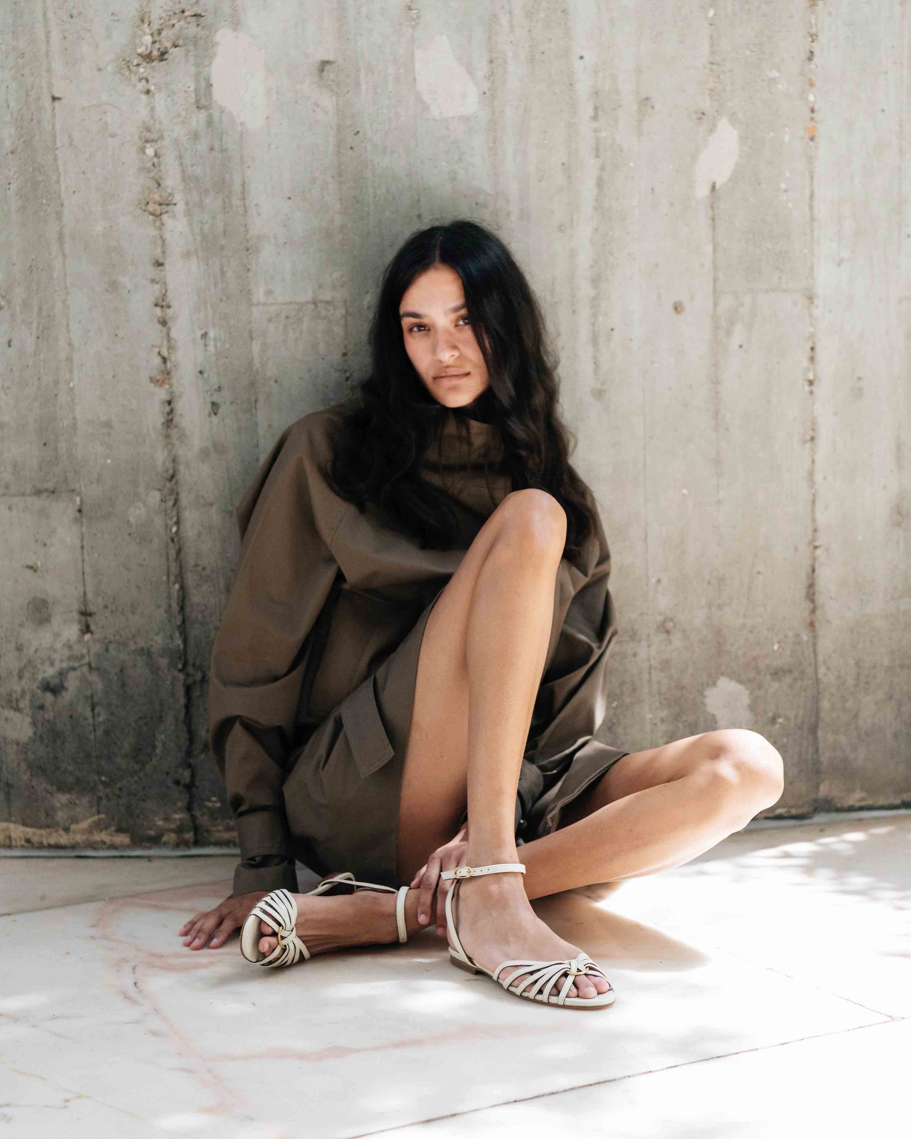 Lopes 10 Shiny lamb White sand - Image 3