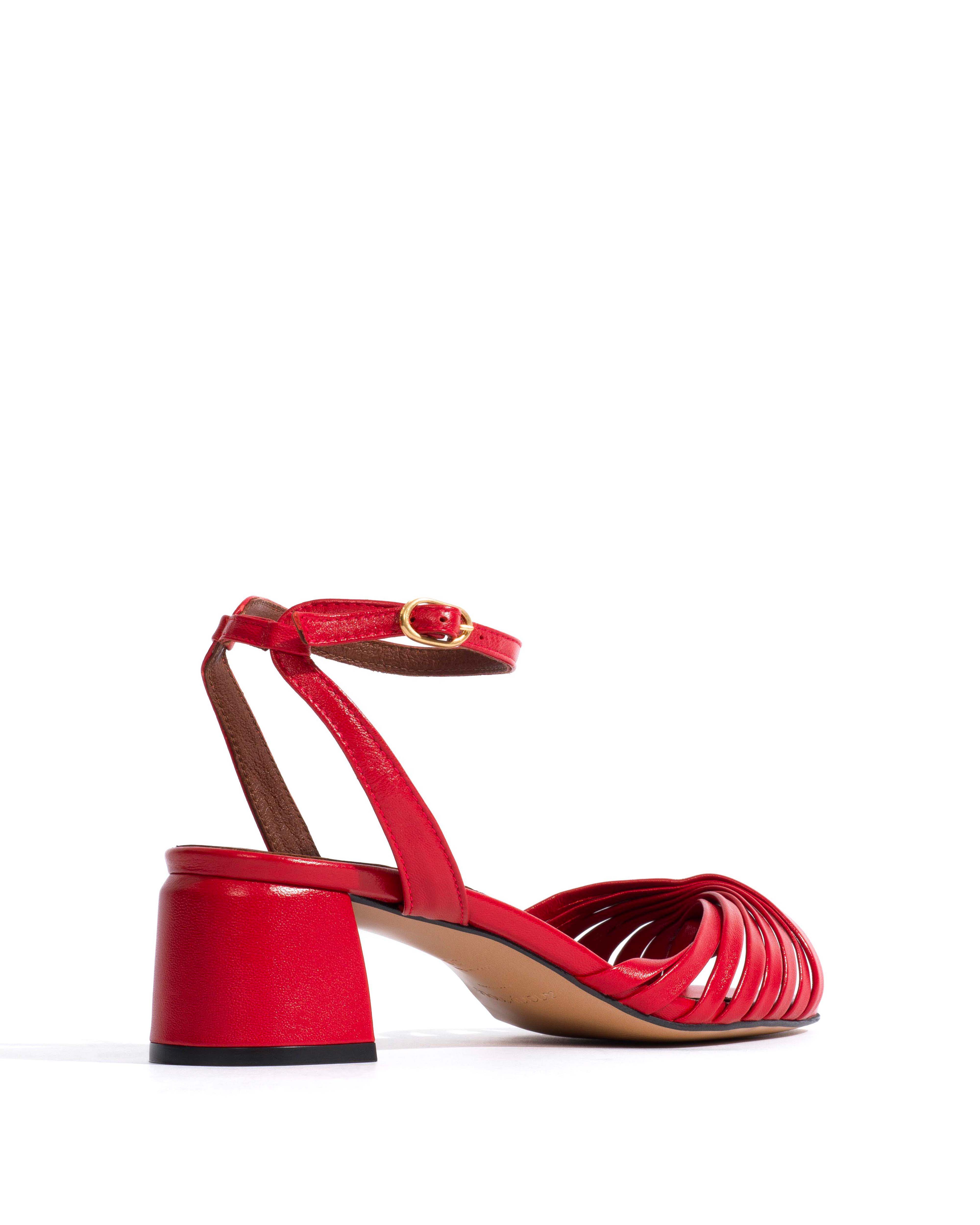 Margriet Shiny lamb Ruby red - Image 3