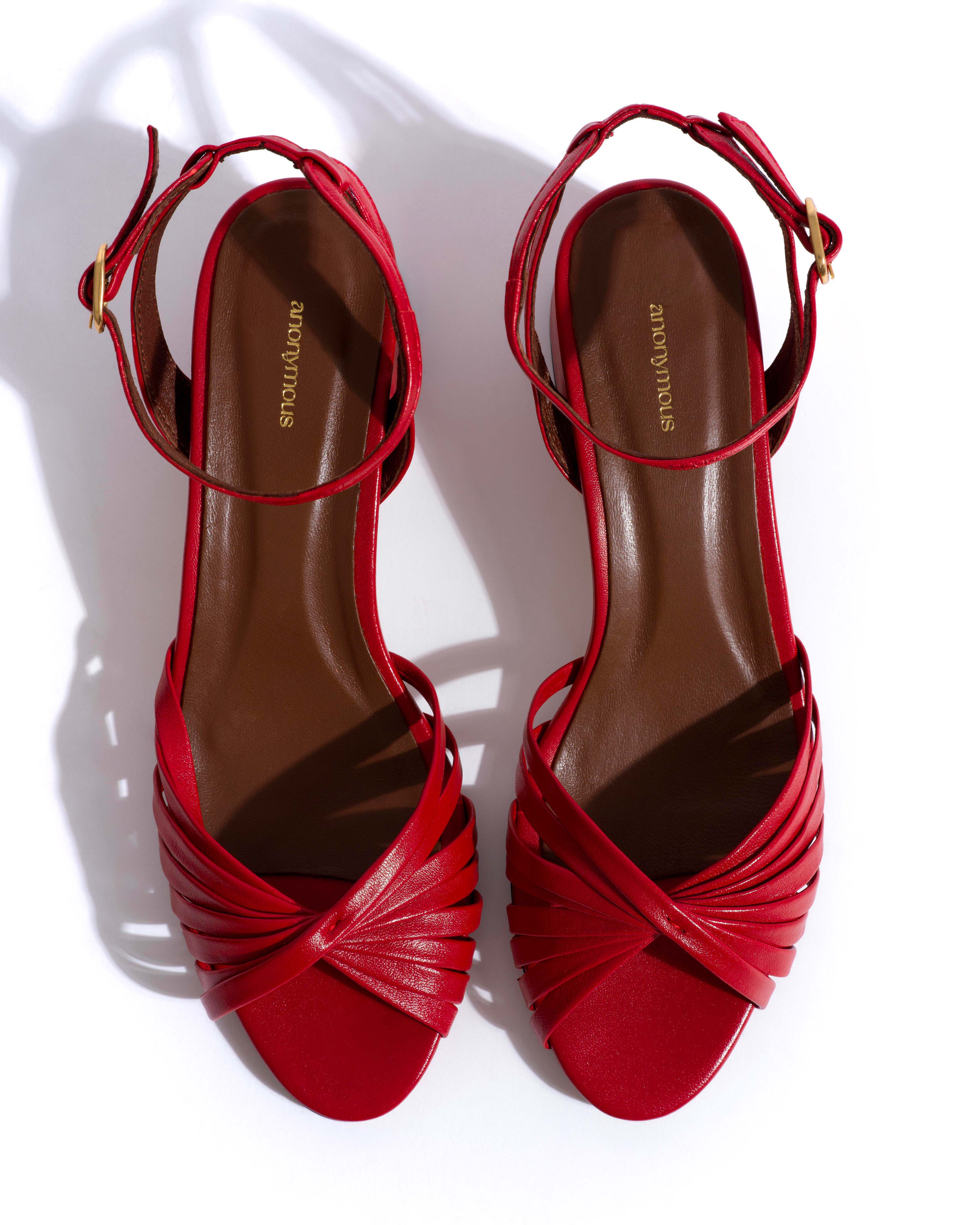 Margriet Shiny lamb Ruby red - Image 4