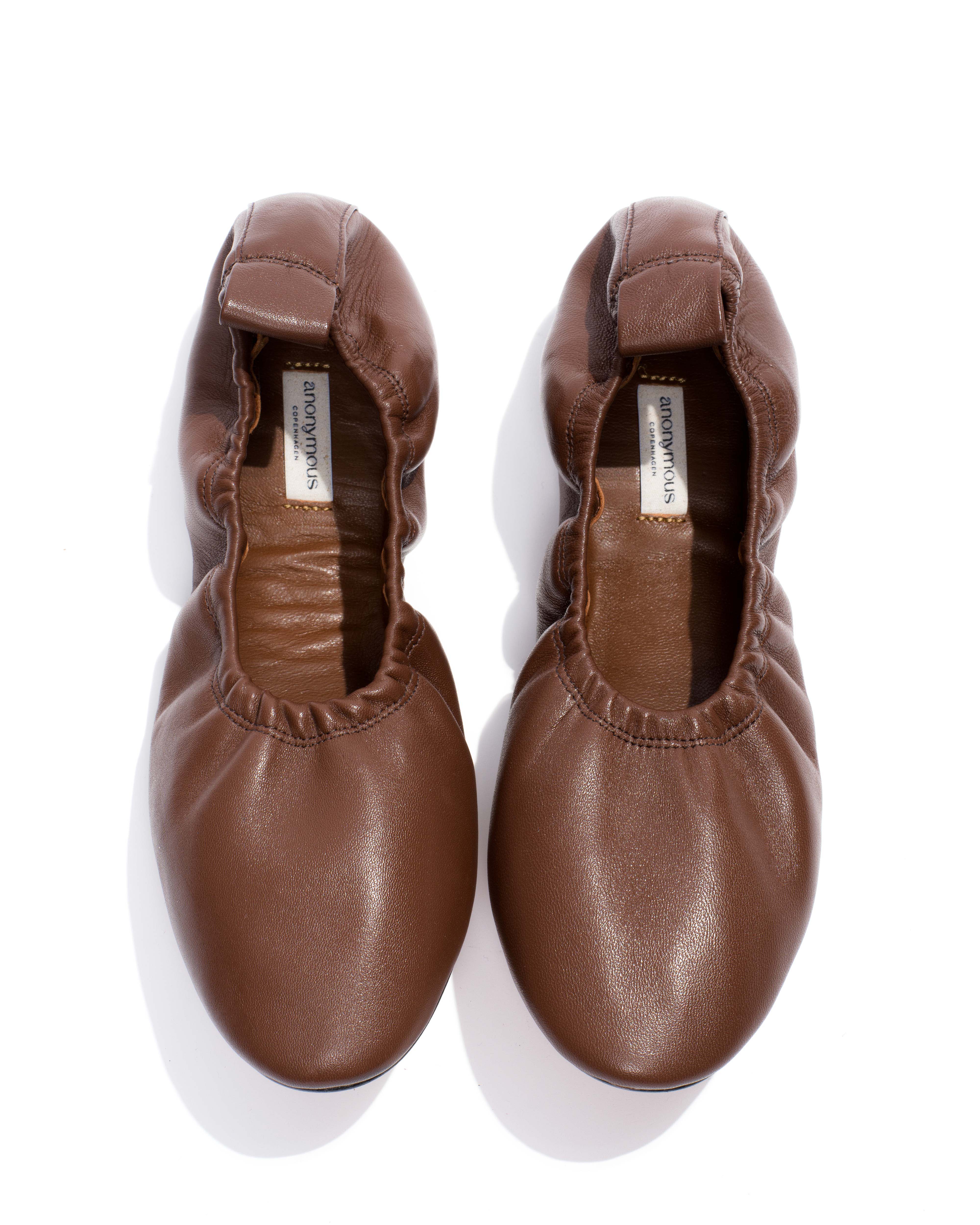 Mirelda Silky lamb Chocolate - Image 3