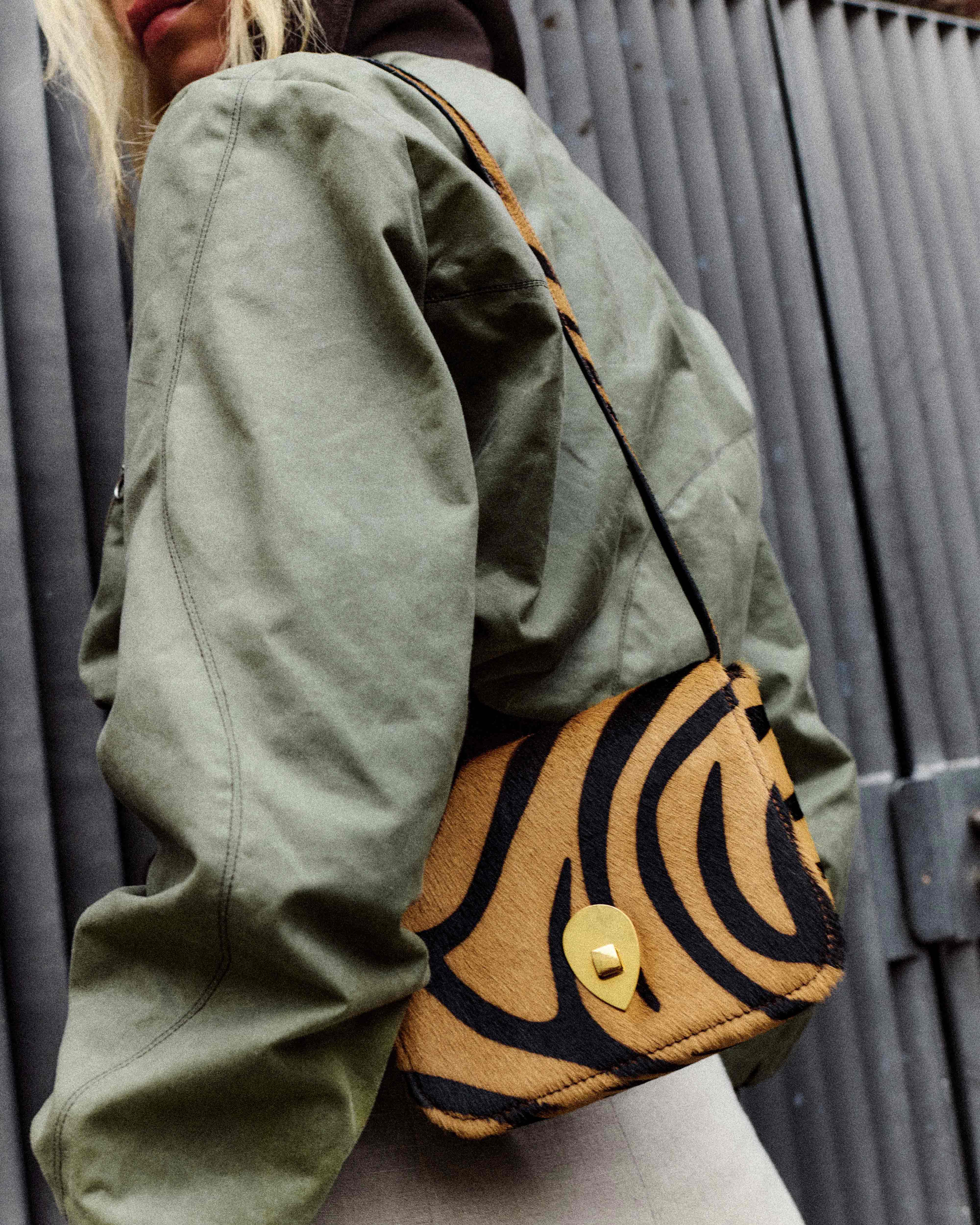 Nielle petite crossover bag Calf hair Tiger - Image 3