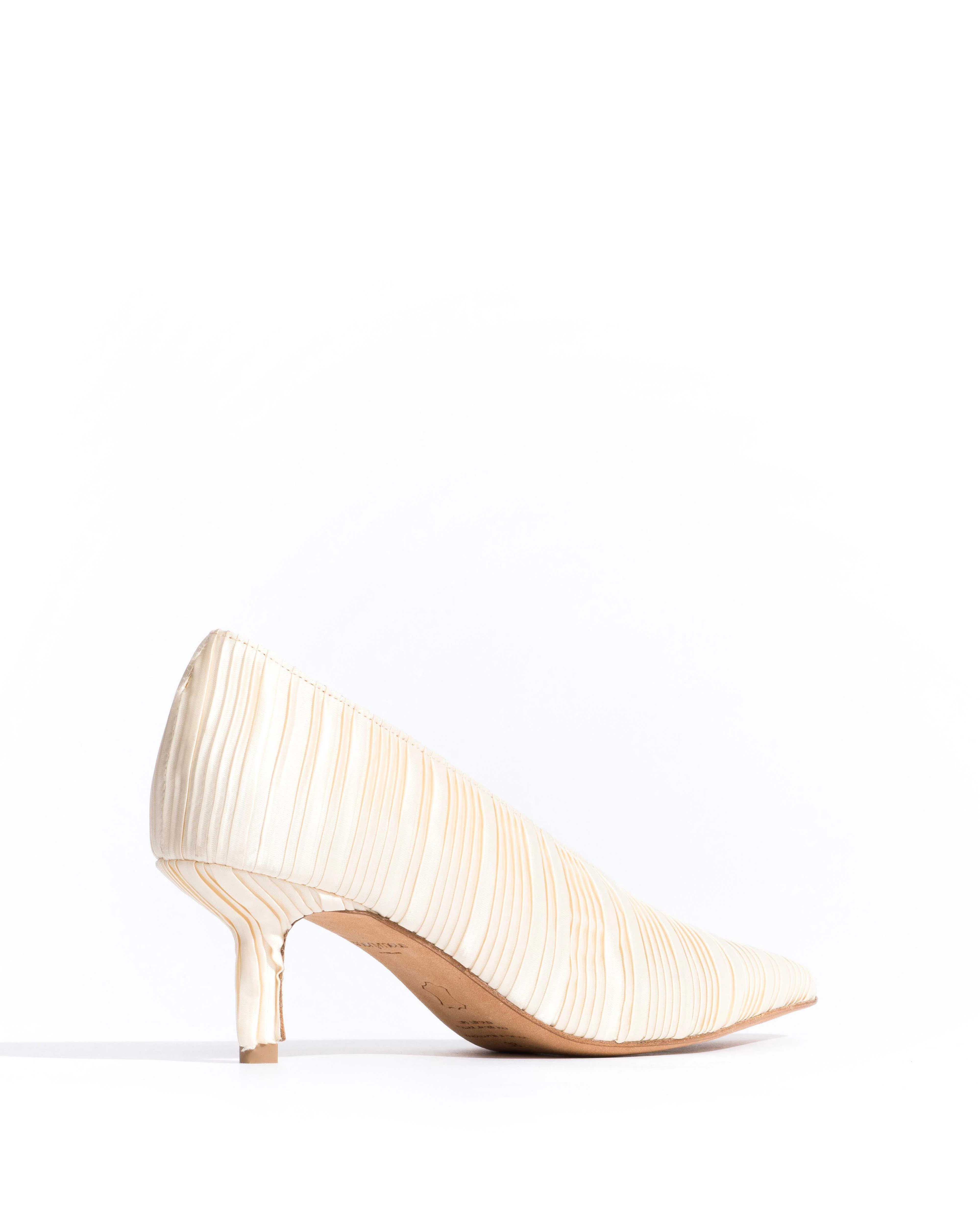Phia 55 pin Pleated satin Creamy white - Image 3
