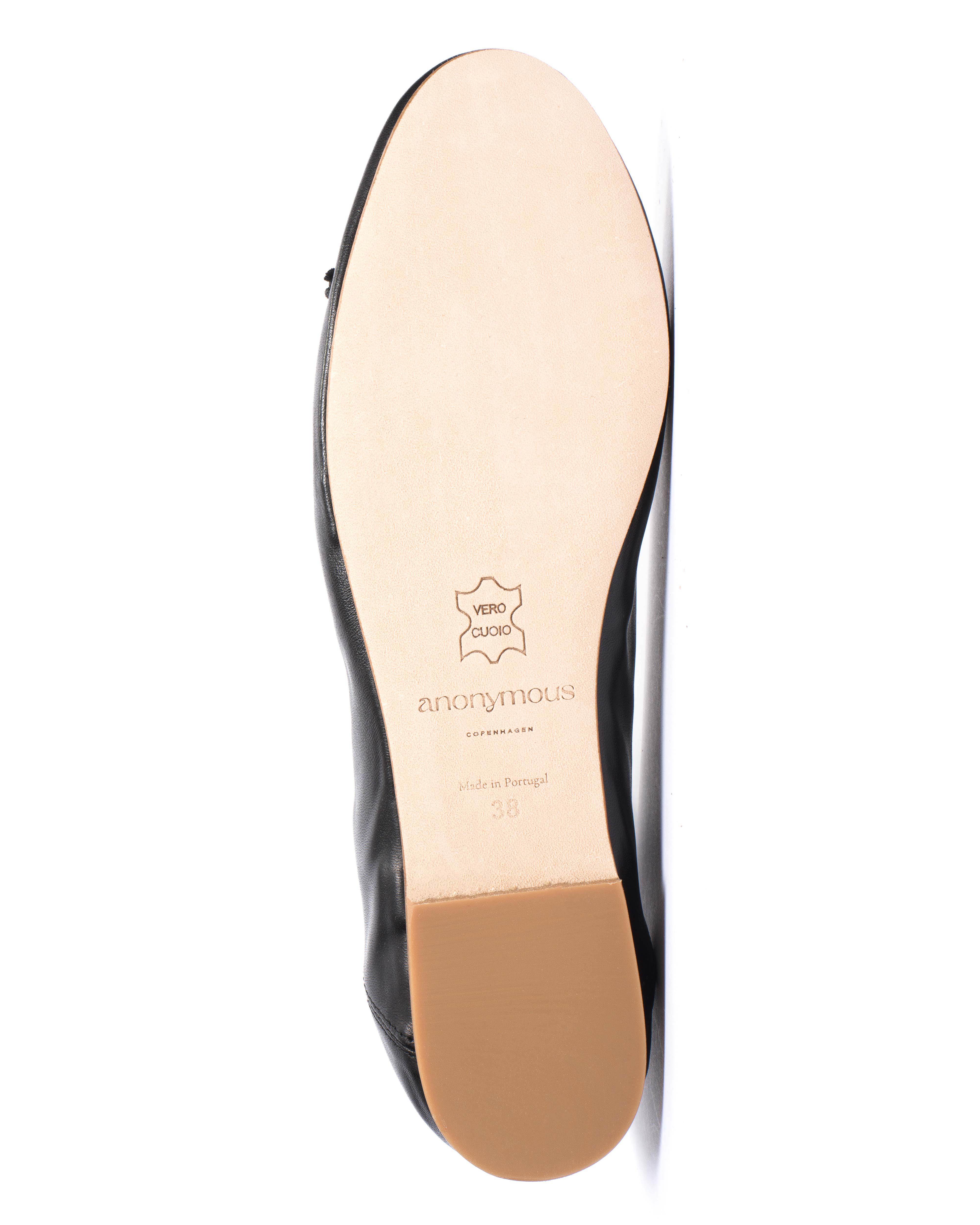 Rhina Silky lamb Black - Image 7