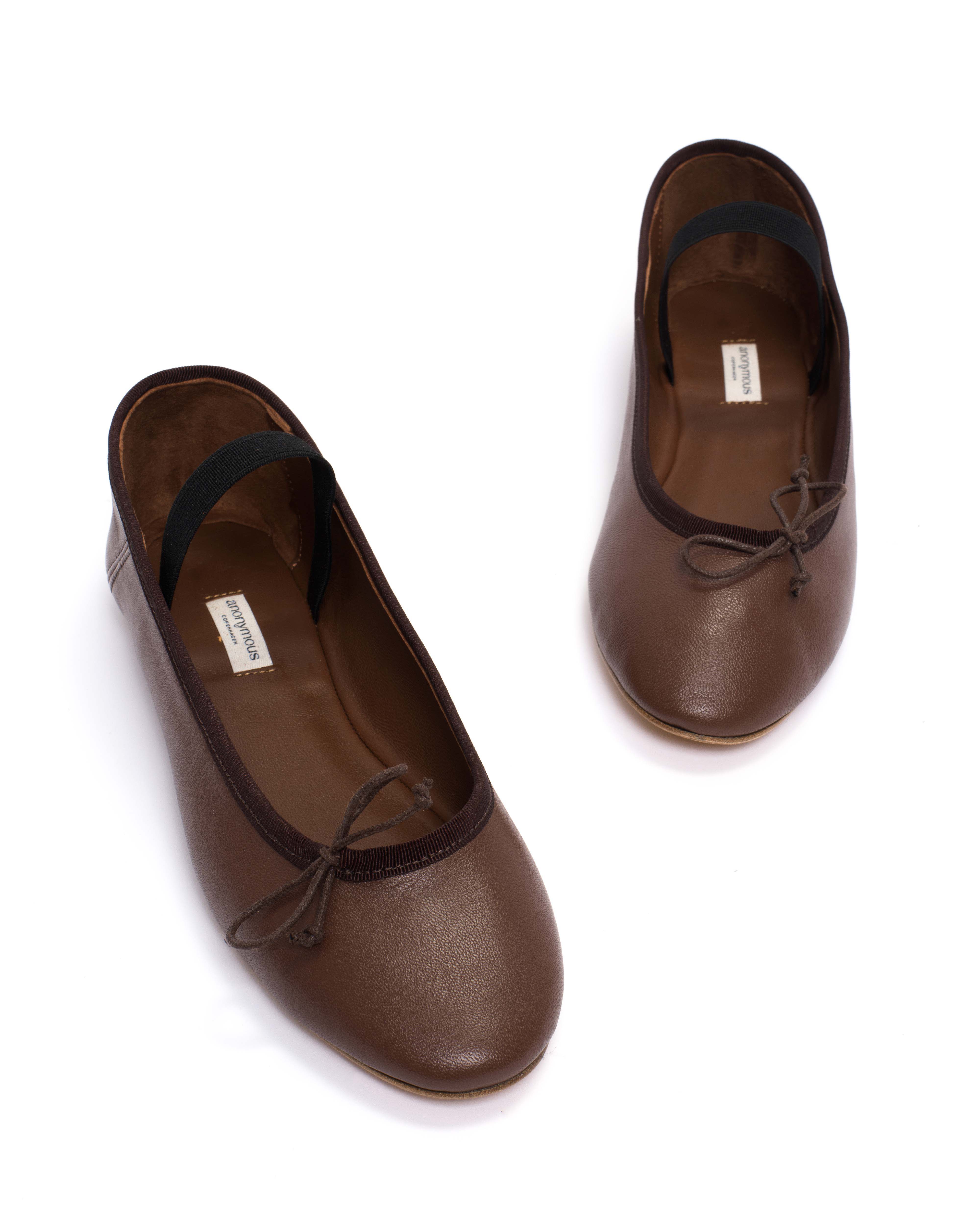 Rhina Silky lamb Chocolate - Image 5
