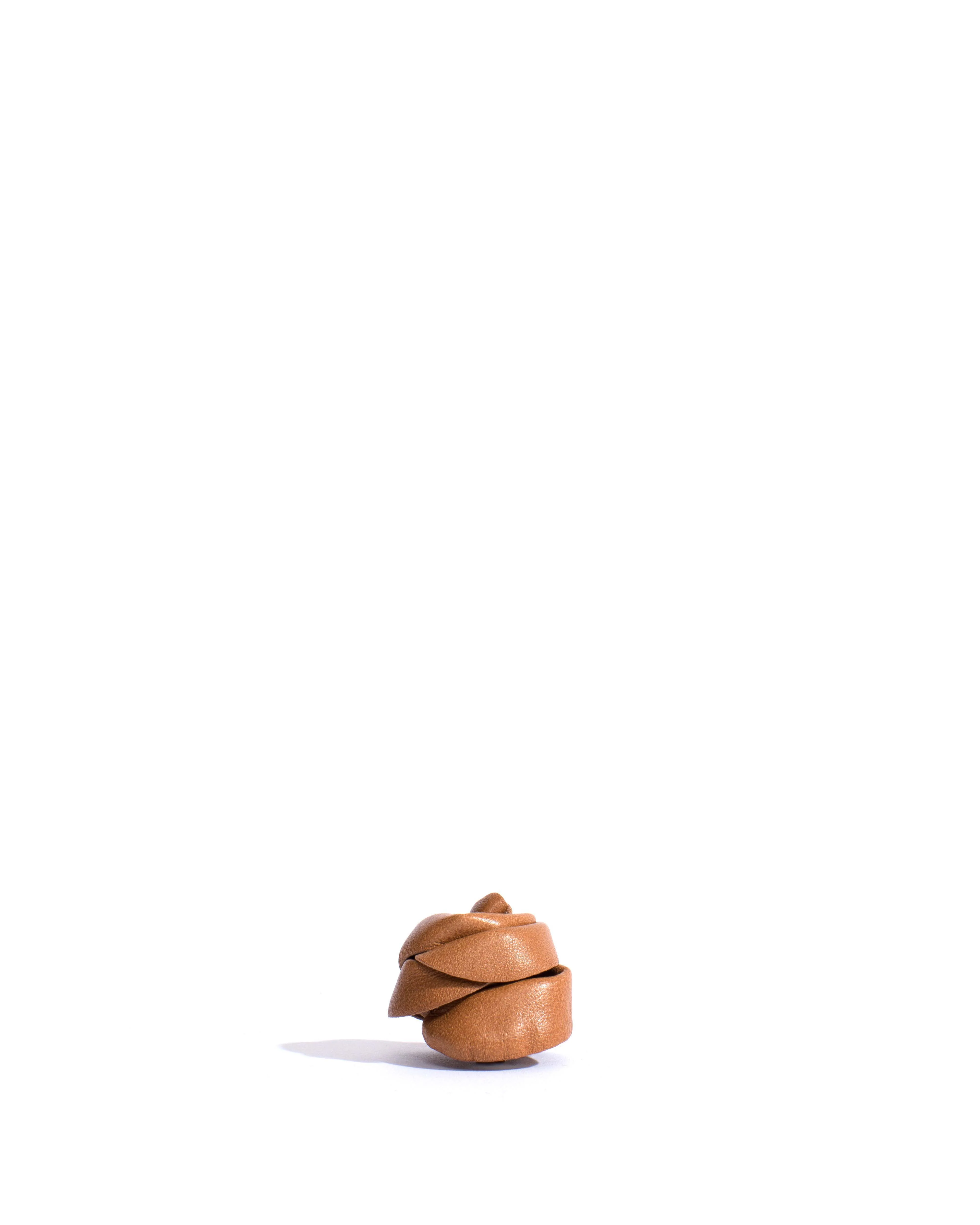Rose shoe clip Shiny lamb Caramel - Image 2