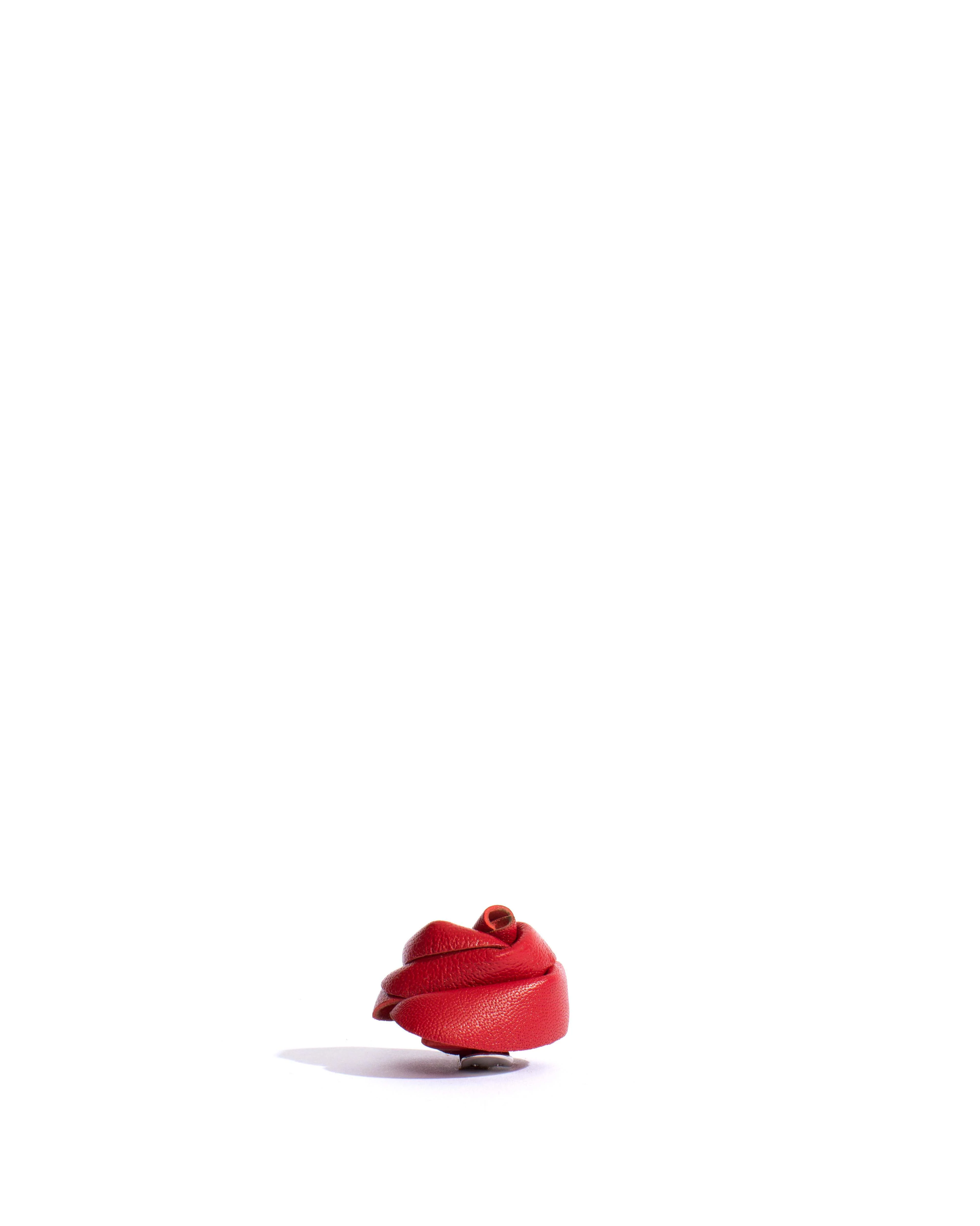 Rose shoe clip Shiny lamb Ruby red - Image 2