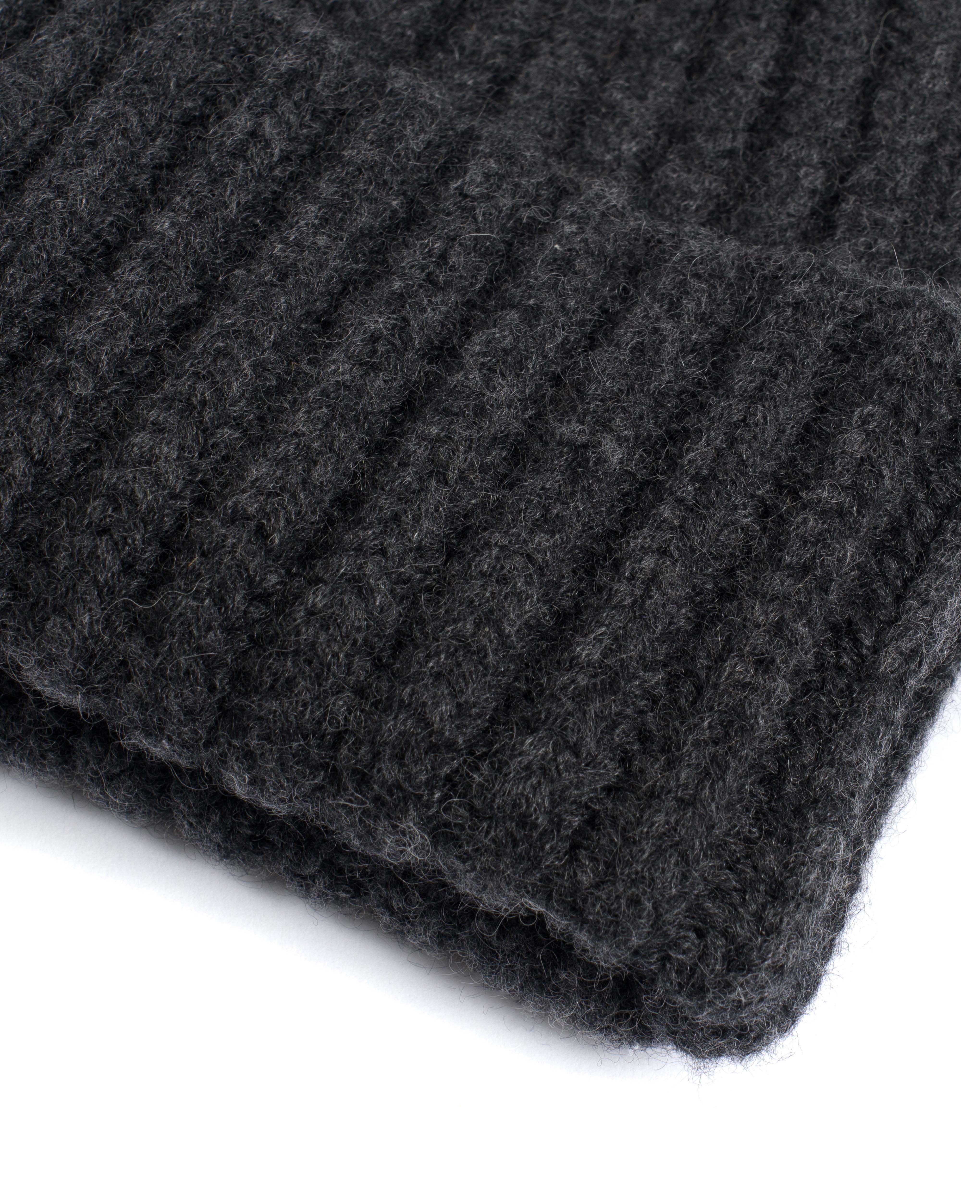 Sandra beanie 100% cashmere Dark grey - Image 4
