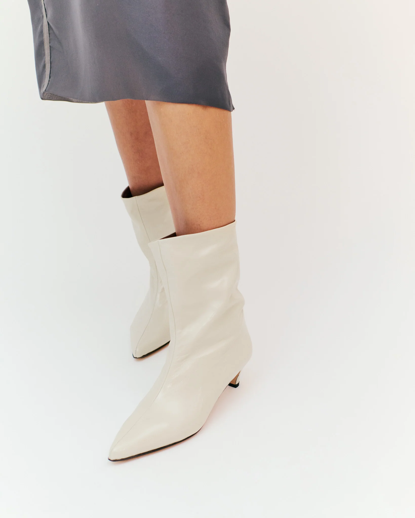 Sweeney 40 stiletto Crinkled soft calf White sand - Image 3