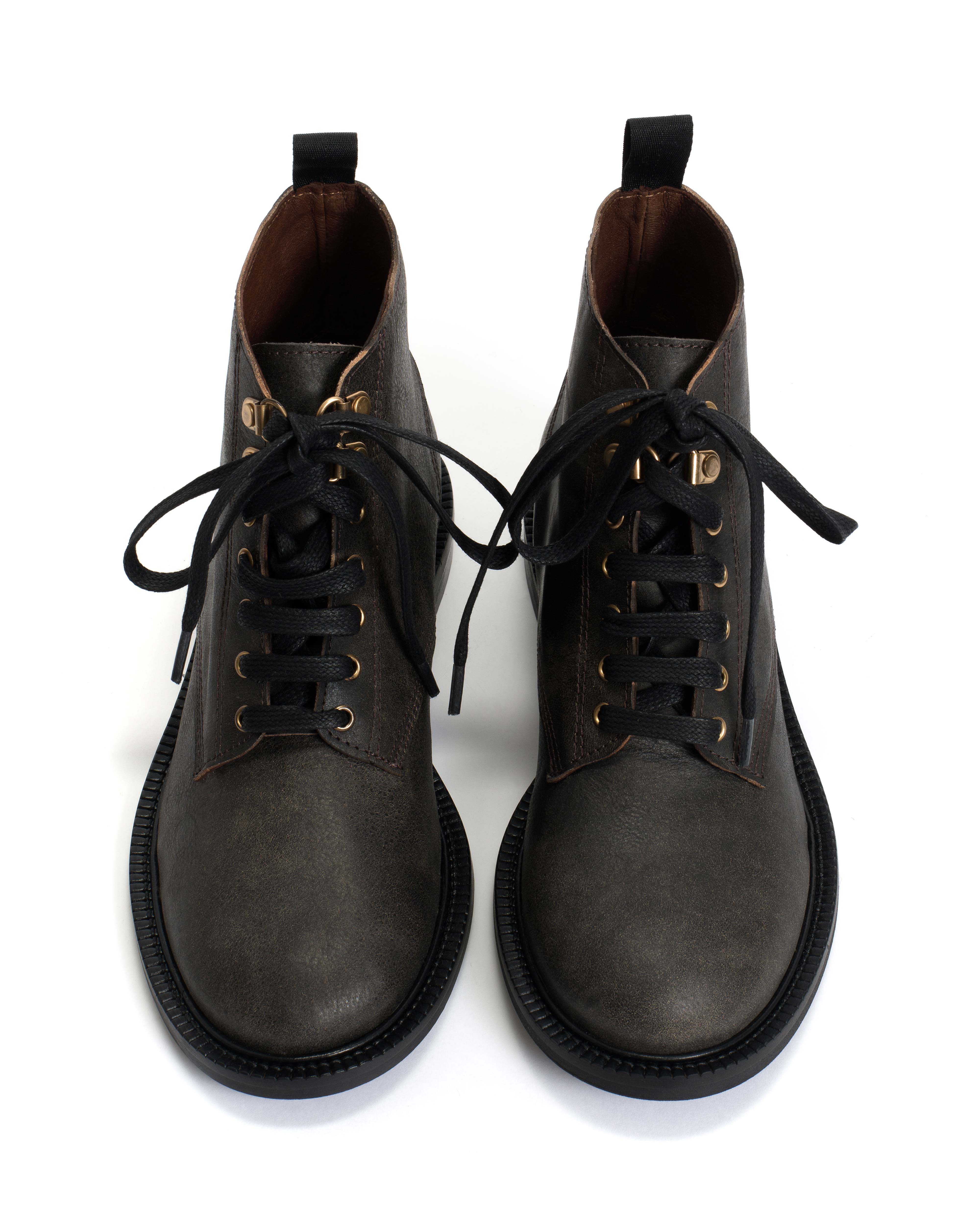 Valery Distressed vegetable tanned calf Off black - Image 3