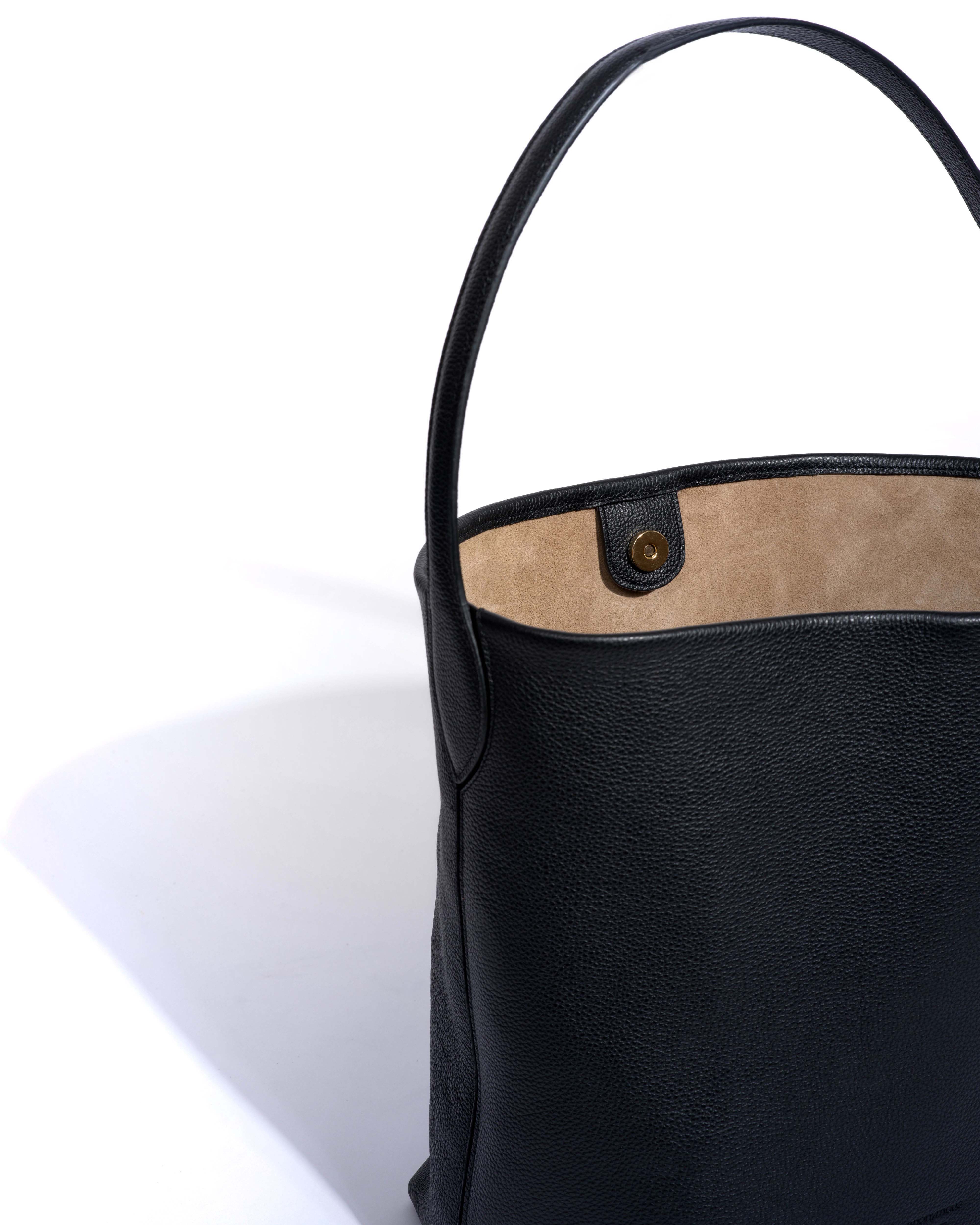 Versa everyday bag Pebbled soft calf Black - Image 6