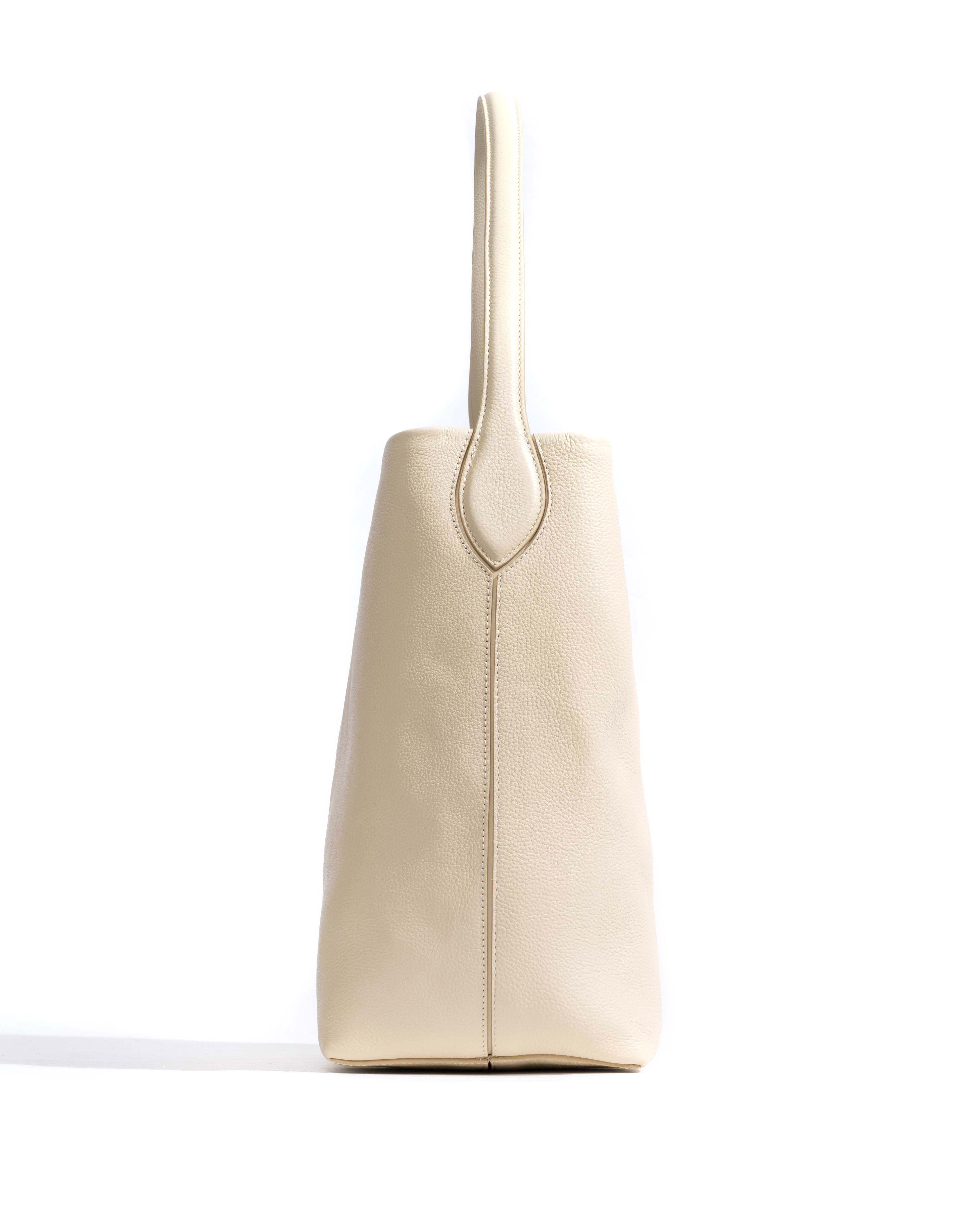 Versa everyday bag Pebbled soft calf White sand - Image 3