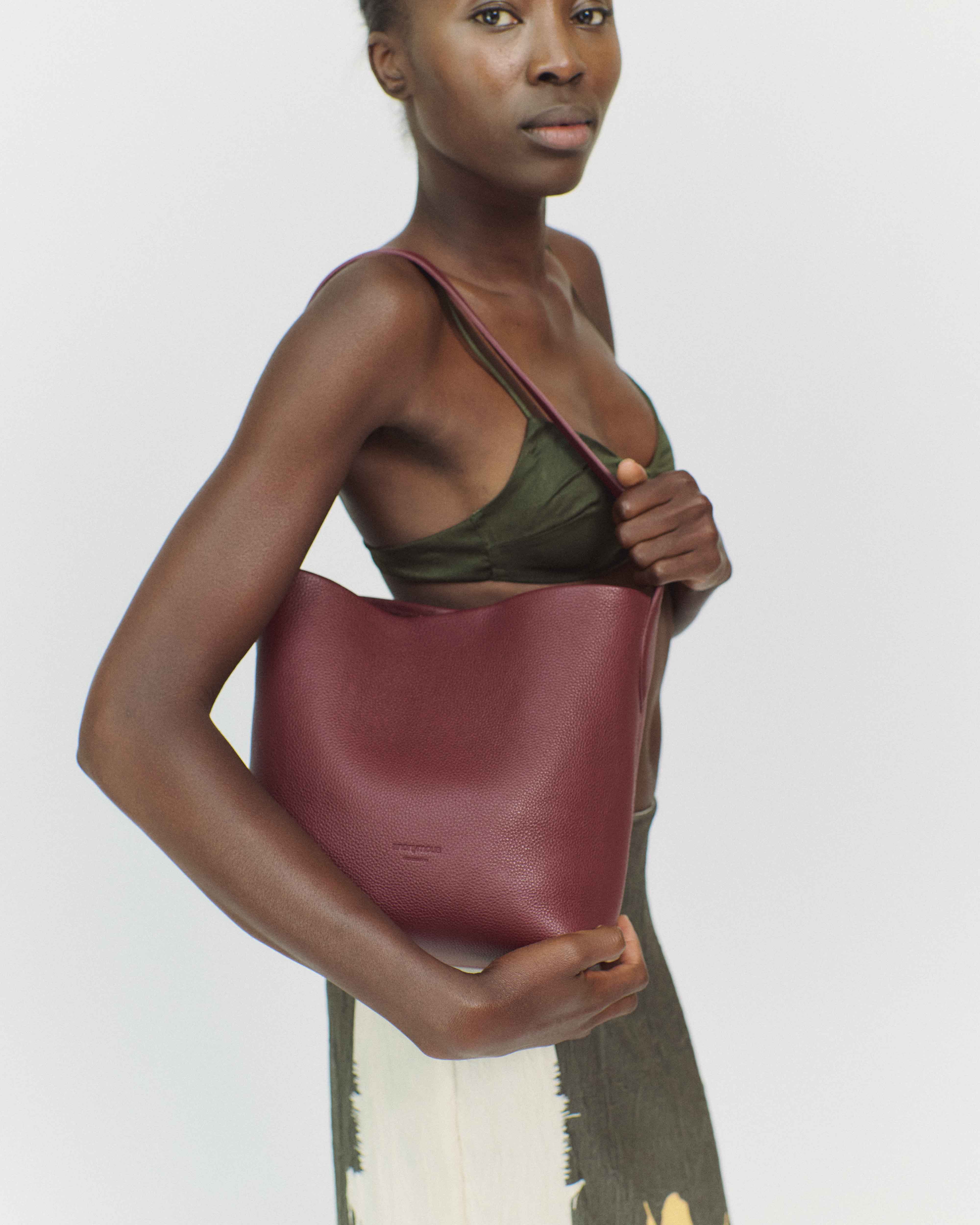 Versa petite bag Pebbled soft calf Pomegranate - Image 3