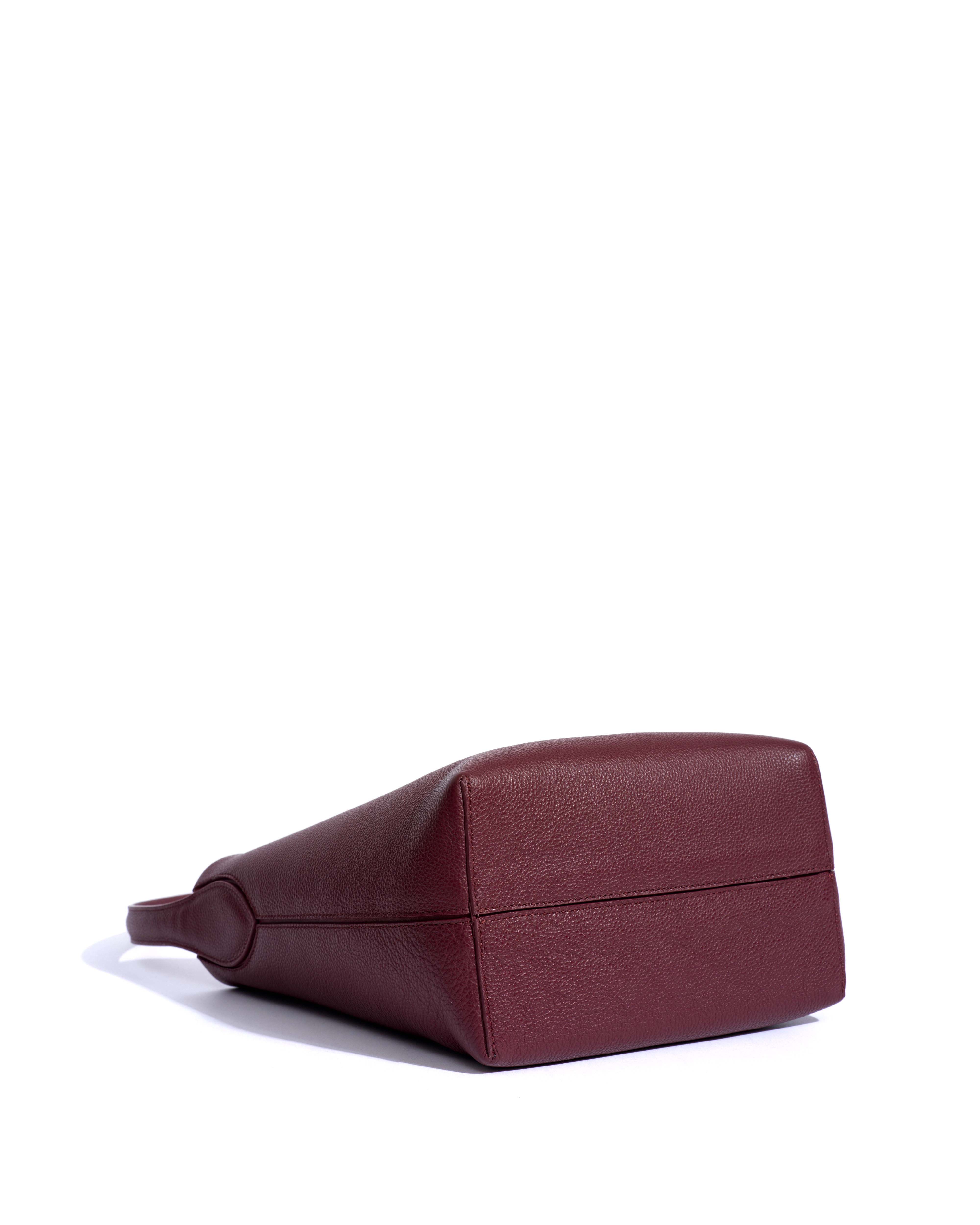 Versa petite bag Pebbled soft calf Pomegranate - Image 5
