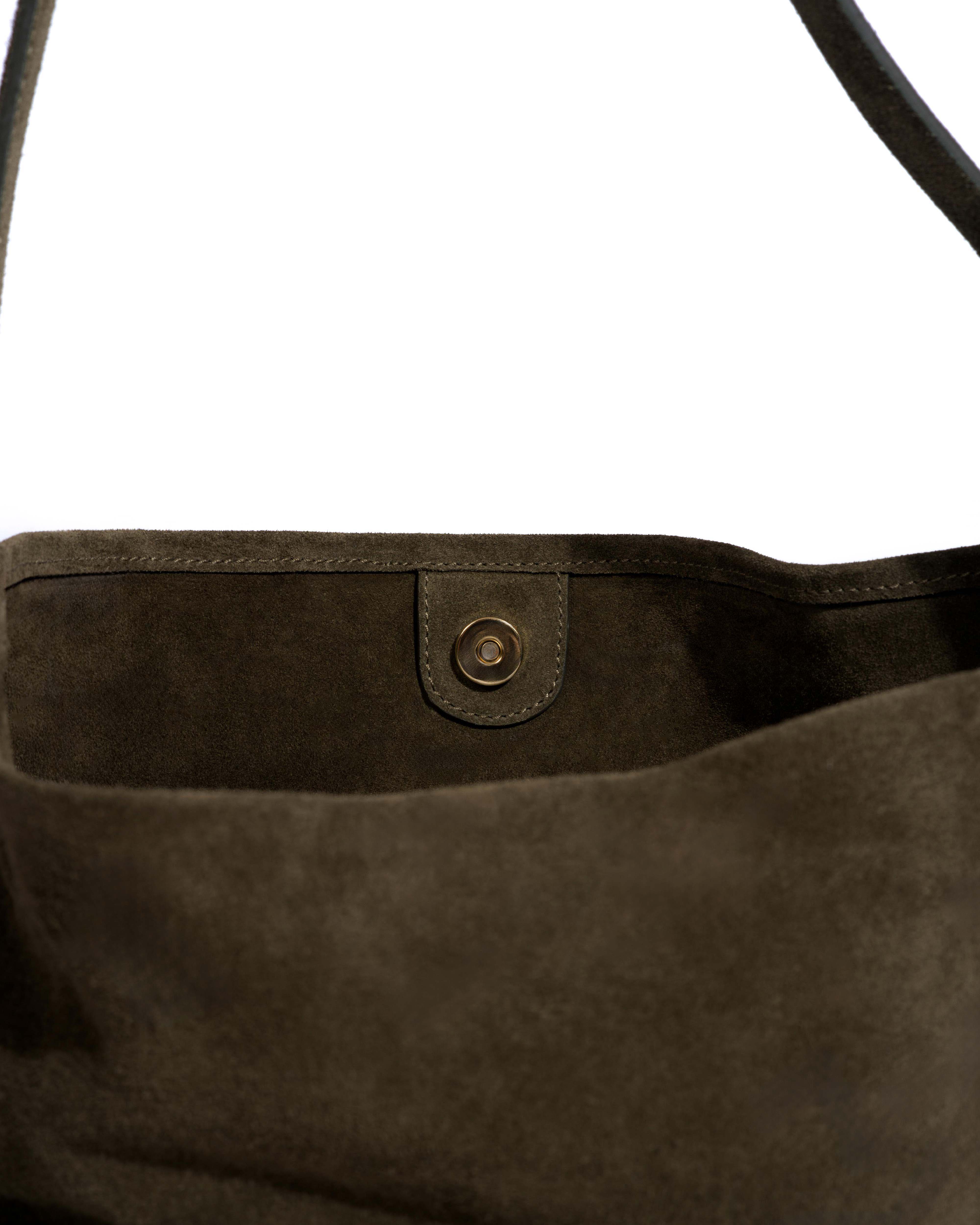 Versa slouchy everyday bag Calf suede Moss green - Image 5