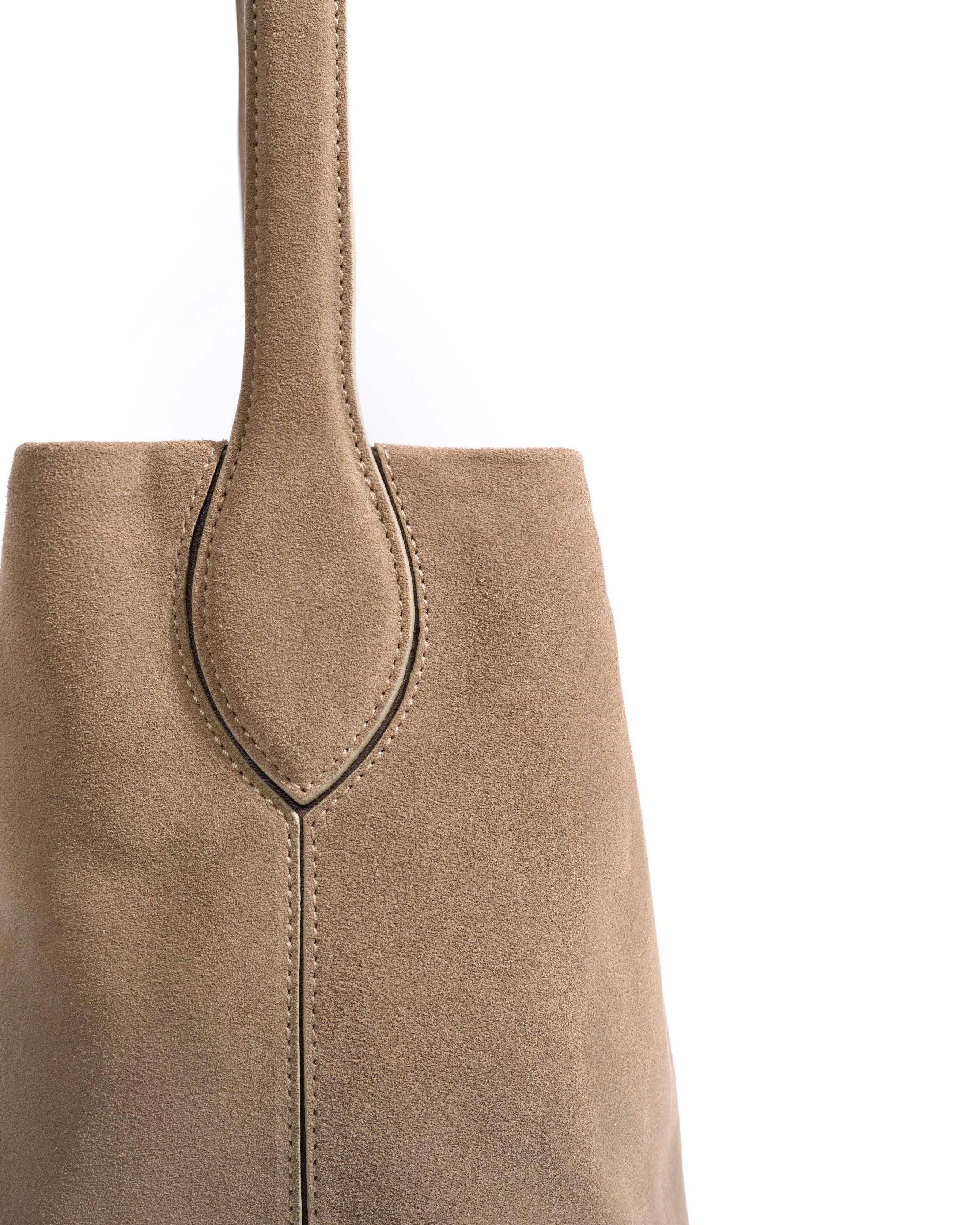 Versa slouchy everyday bag Calf suede Mushroom - Image 6