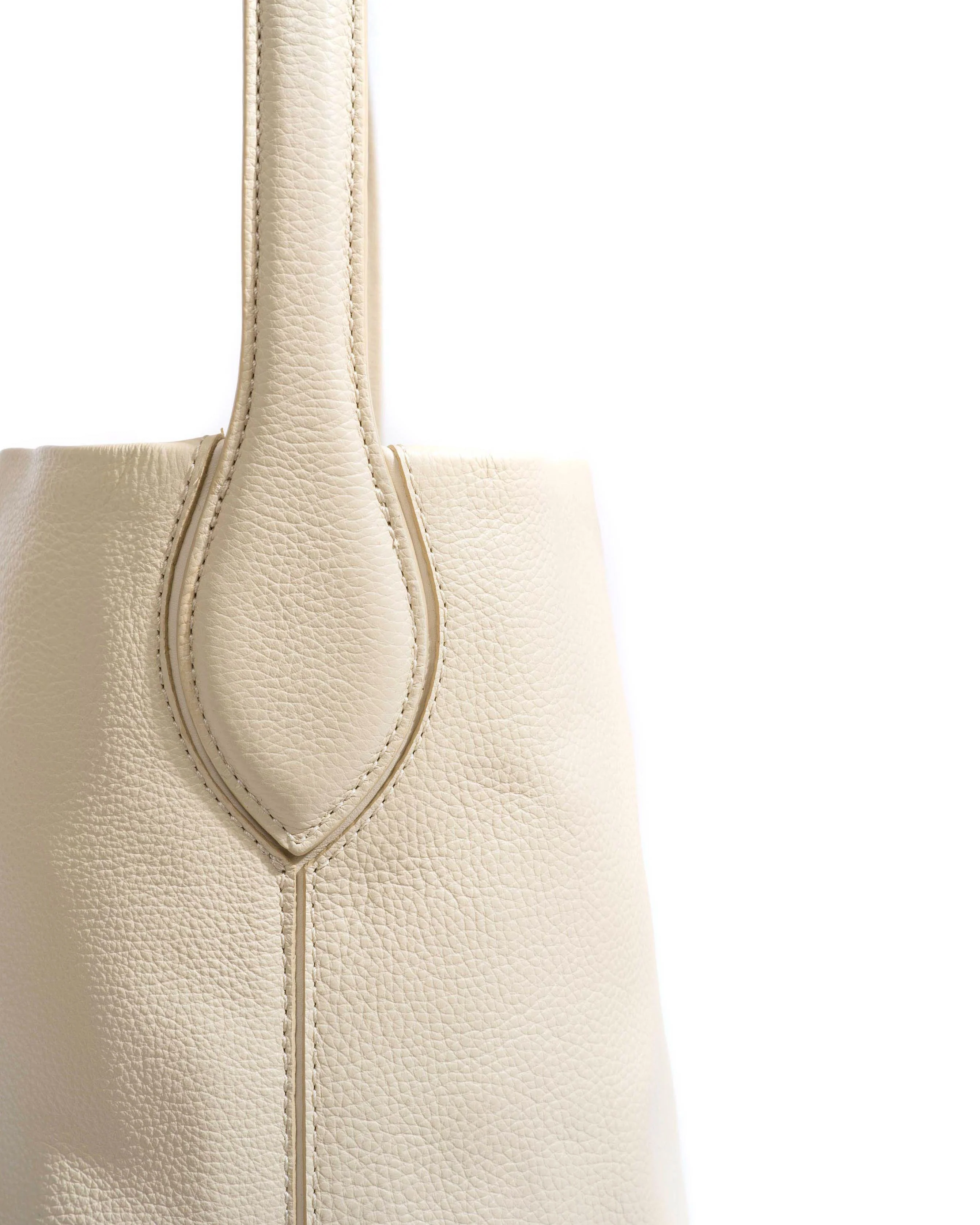 Versa slouchy everyday bag Pebbled soft calf White sand - Image 6
