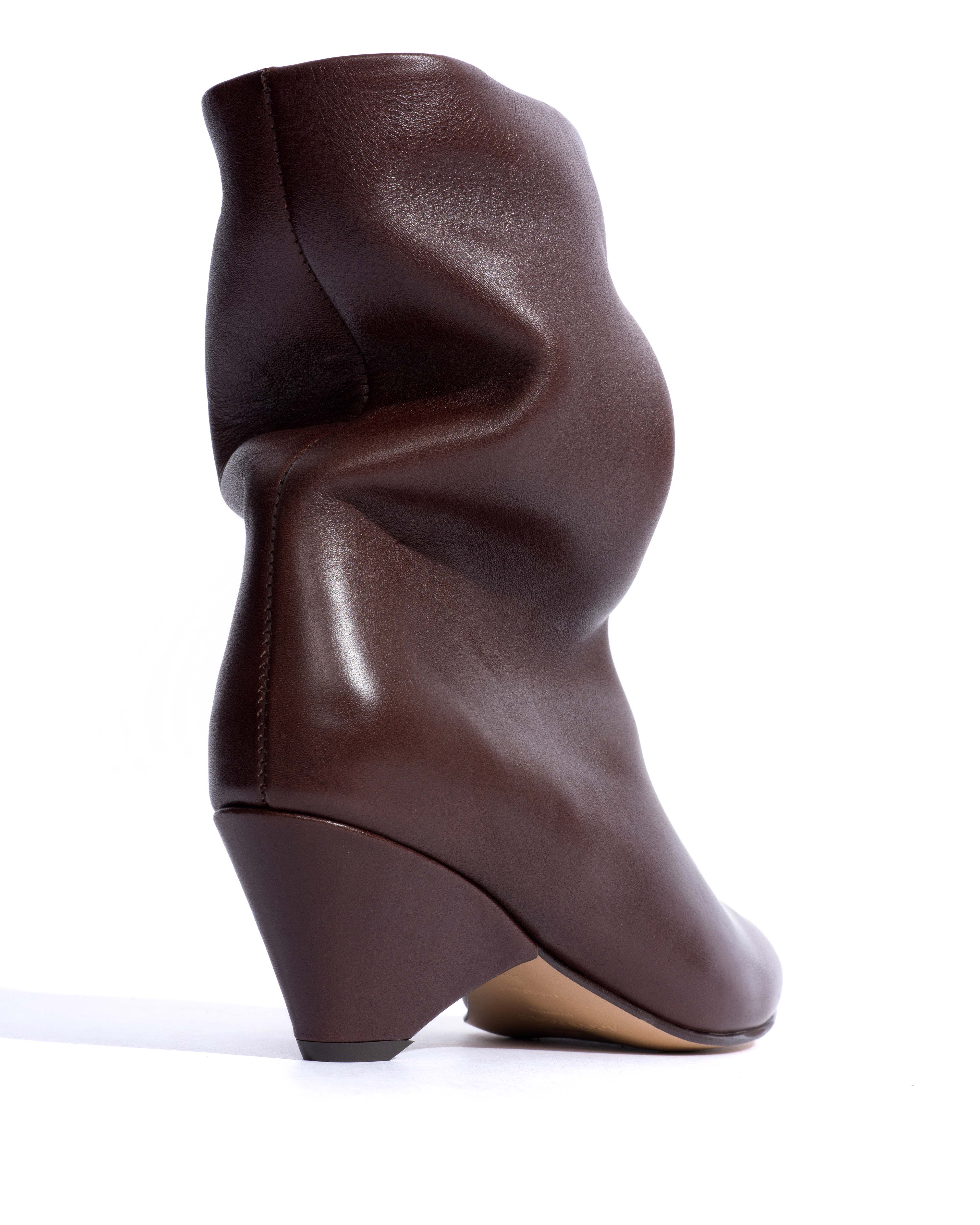 Vully 50 triangle Vegetal soft calf Coffee brown - Image 3